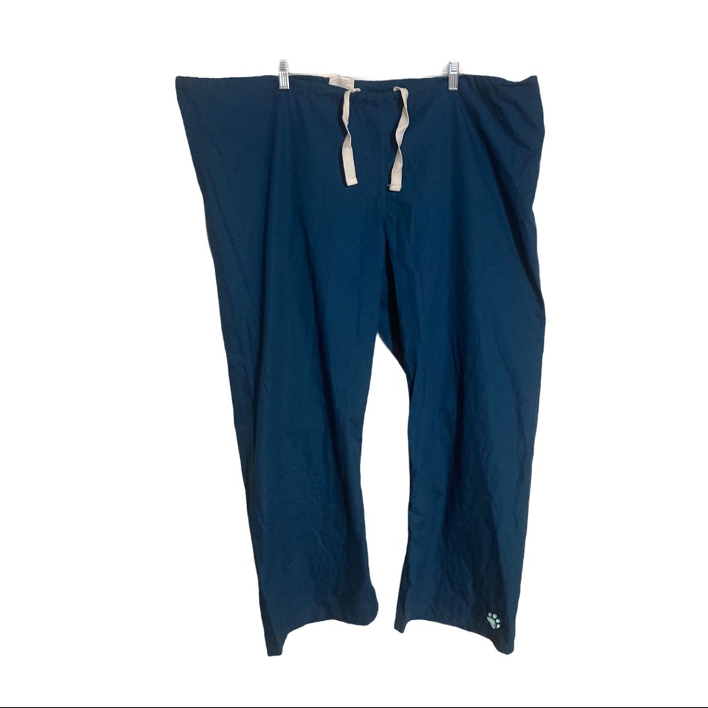 Urbane Scrubs pant with paw print on leg